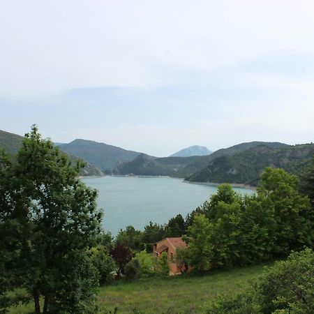 Location Vacances 5 Place Des Moulieres Saint-Julien-du-Verdon Kültér fotó