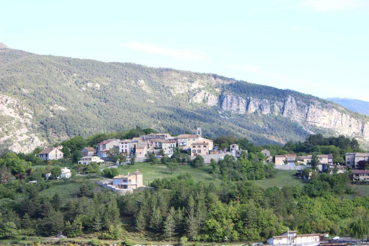 Location Vacances 5 Place Des Moulieres Saint-Julien-du-Verdon Kültér fotó
