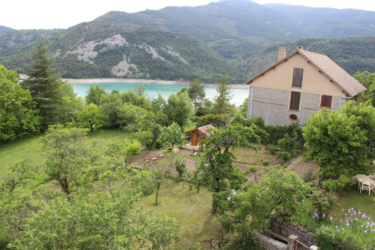 Location Vacances 5 Place Des Moulieres Saint-Julien-du-Verdon Kültér fotó