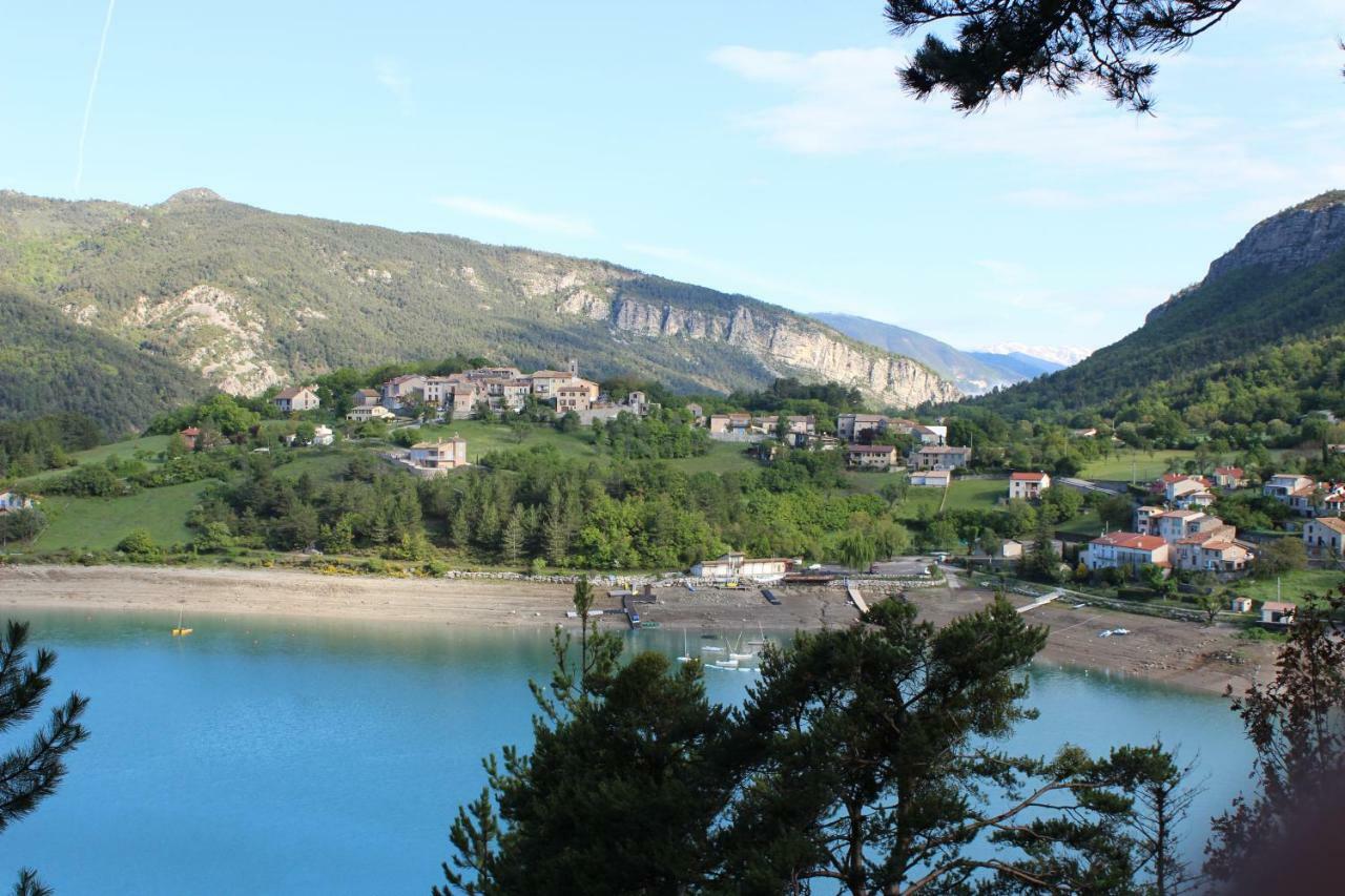 Location Vacances 5 Place Des Moulieres Saint-Julien-du-Verdon Kültér fotó